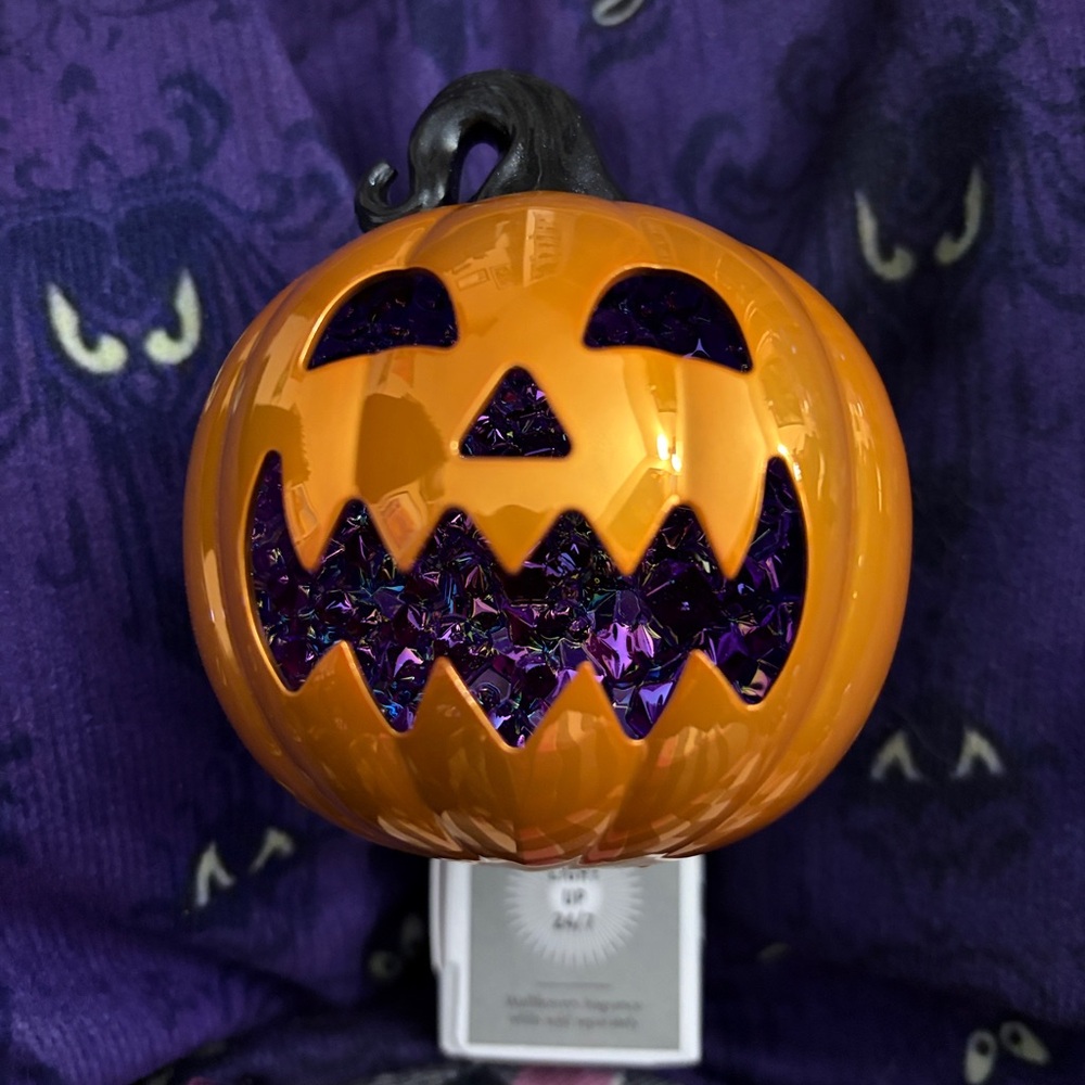 Bath & Body Works Orange and Purple Pumpkin wallflower plug in